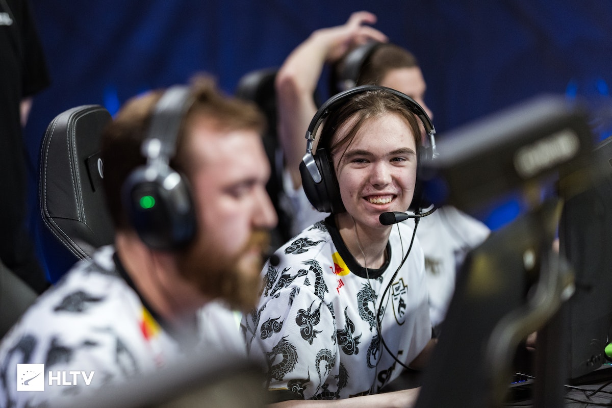 中场核心 中场核心